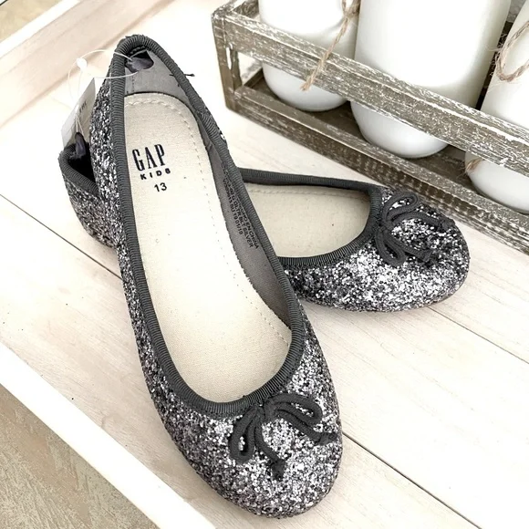 GAP Glitter Grey Girls Slip On’s - Picture 1 of 4